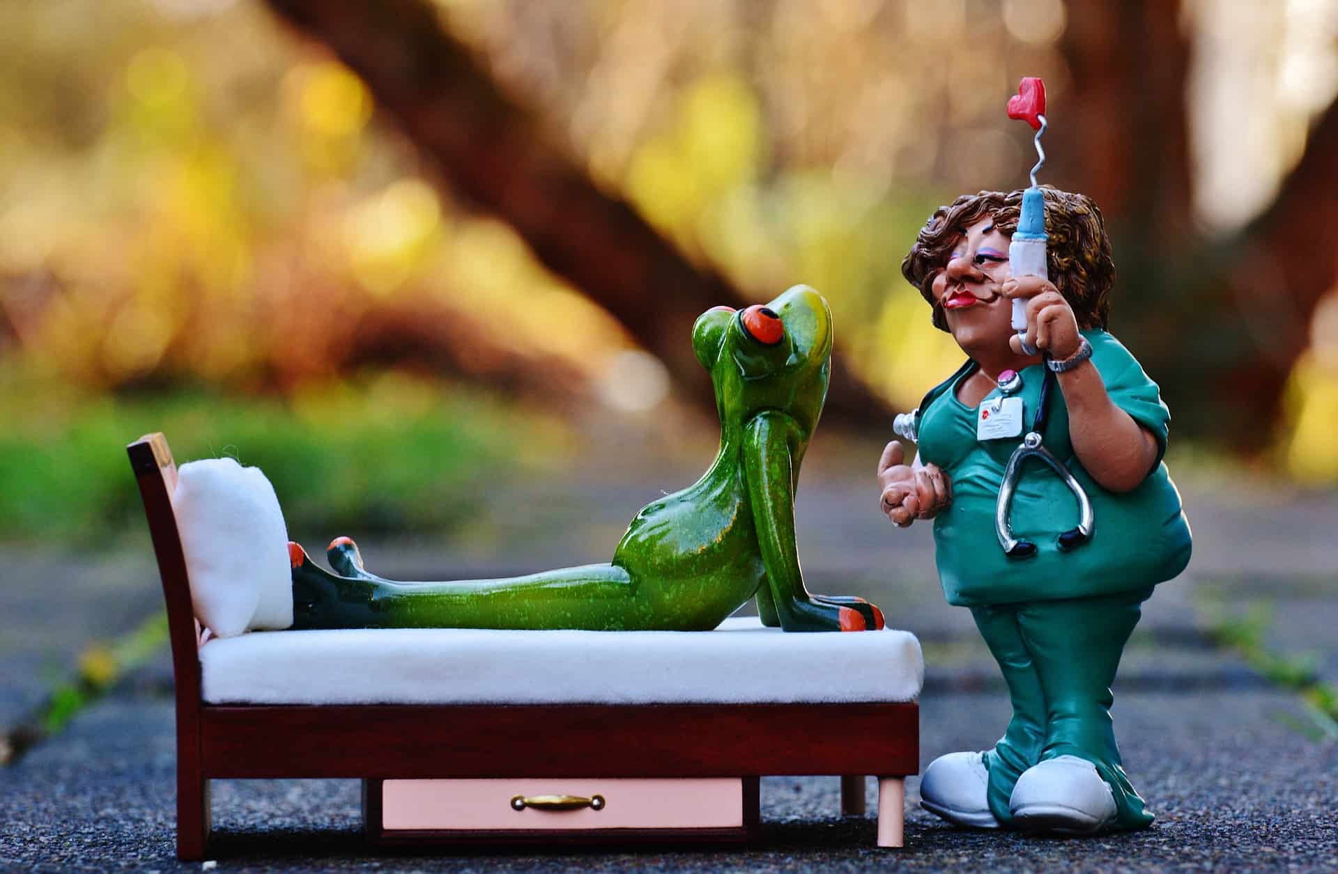 Nurse and frog small sculpture